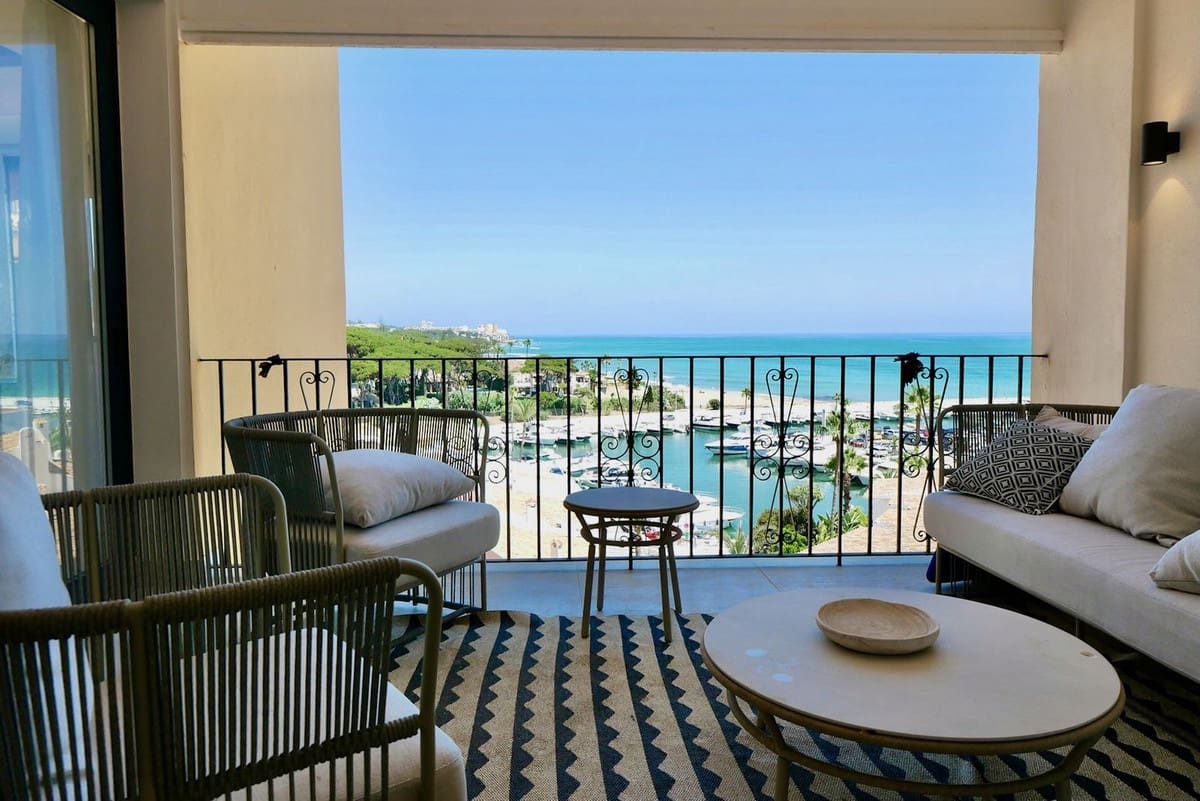 3 makuuhuone Huoneisto myytävänä paikassa Cabopino mukana uima-altaan 
autotalli - 990 000 € (Ref: 9105158)