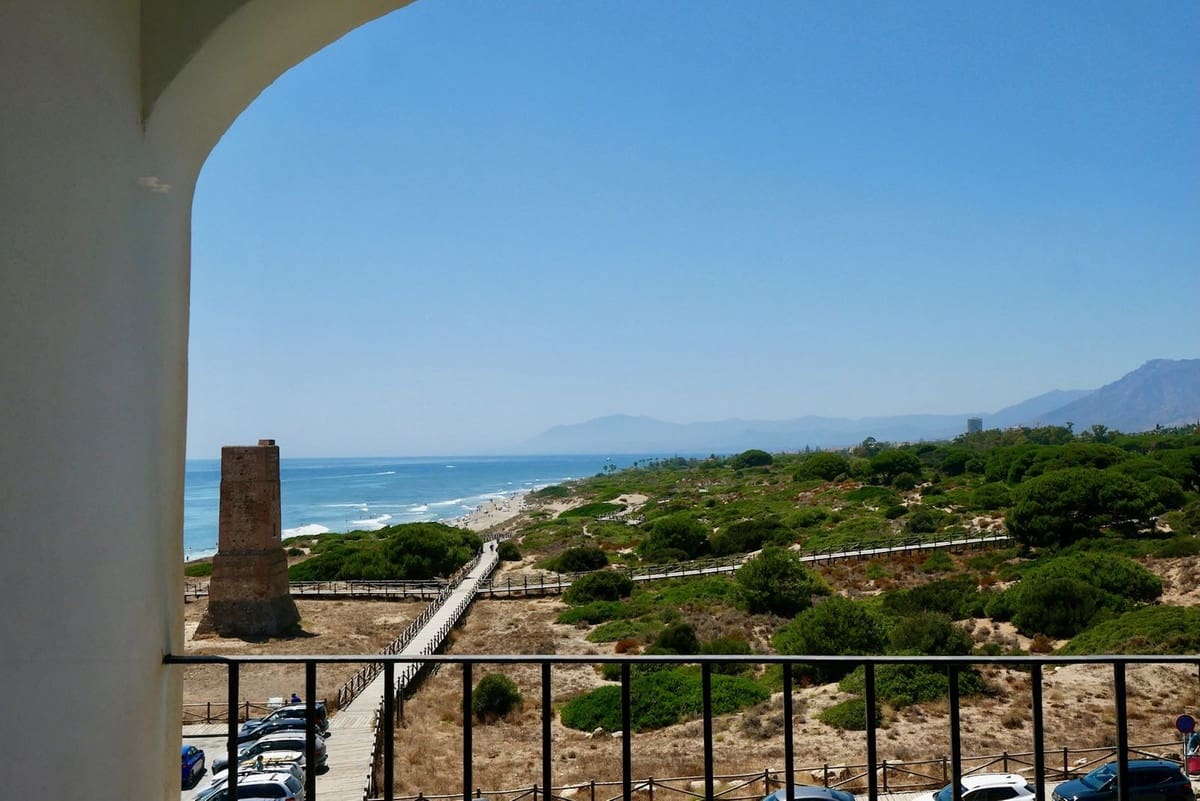 3 makuuhuone Huoneisto myytävänä paikassa Cabopino mukana uima-altaan 
autotalli - 990 000 € (Ref: 9105158)