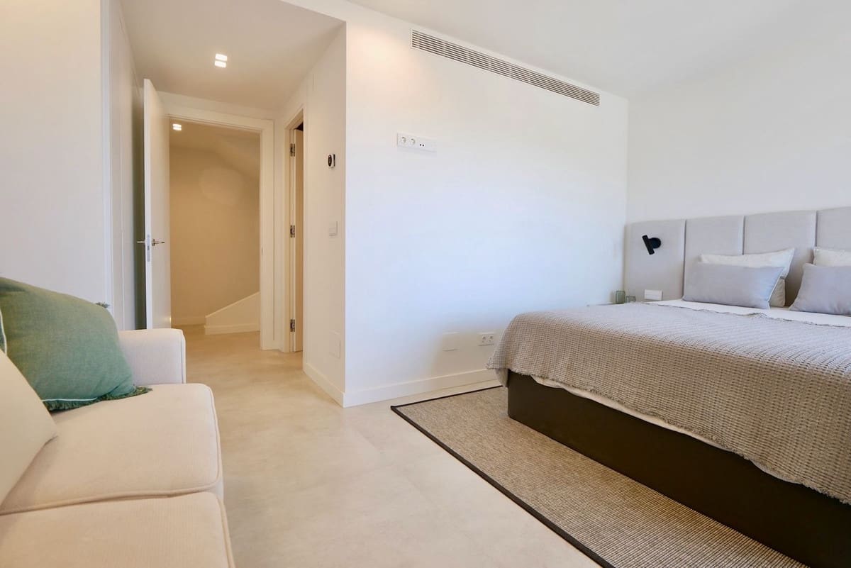 3 makuuhuone Huoneisto myytävänä paikassa Cabopino mukana uima-altaan 
autotalli - 990 000 € (Ref: 9105158)