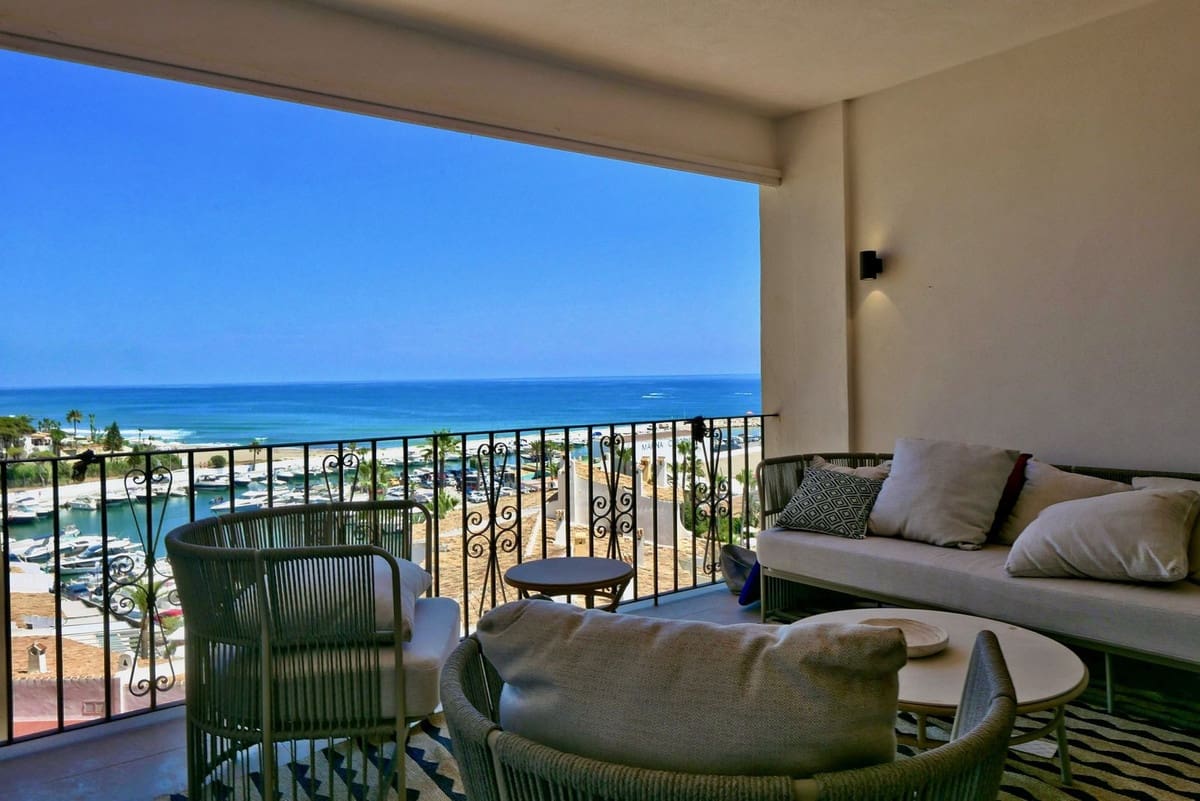 3 makuuhuone Huoneisto myytävänä paikassa Cabopino mukana uima-altaan 
autotalli - 990 000 € (Ref: 9105158)