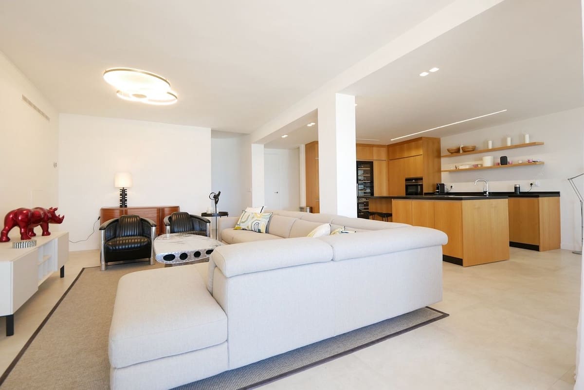 3 makuuhuone Huoneisto myytävänä paikassa Cabopino mukana uima-altaan 
autotalli - 990 000 € (Ref: 9105158)