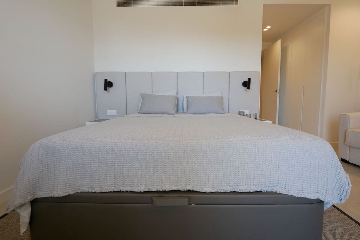 3 makuuhuone Huoneisto myytävänä paikassa Cabopino mukana uima-altaan 
autotalli - 990 000 € (Ref: 9105158)