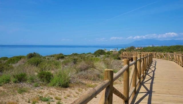 3 soveværelse Villa til salg i Cabopino, Marbella med swimmingpool garage - € 1.590.000 (Ref: 9107906)