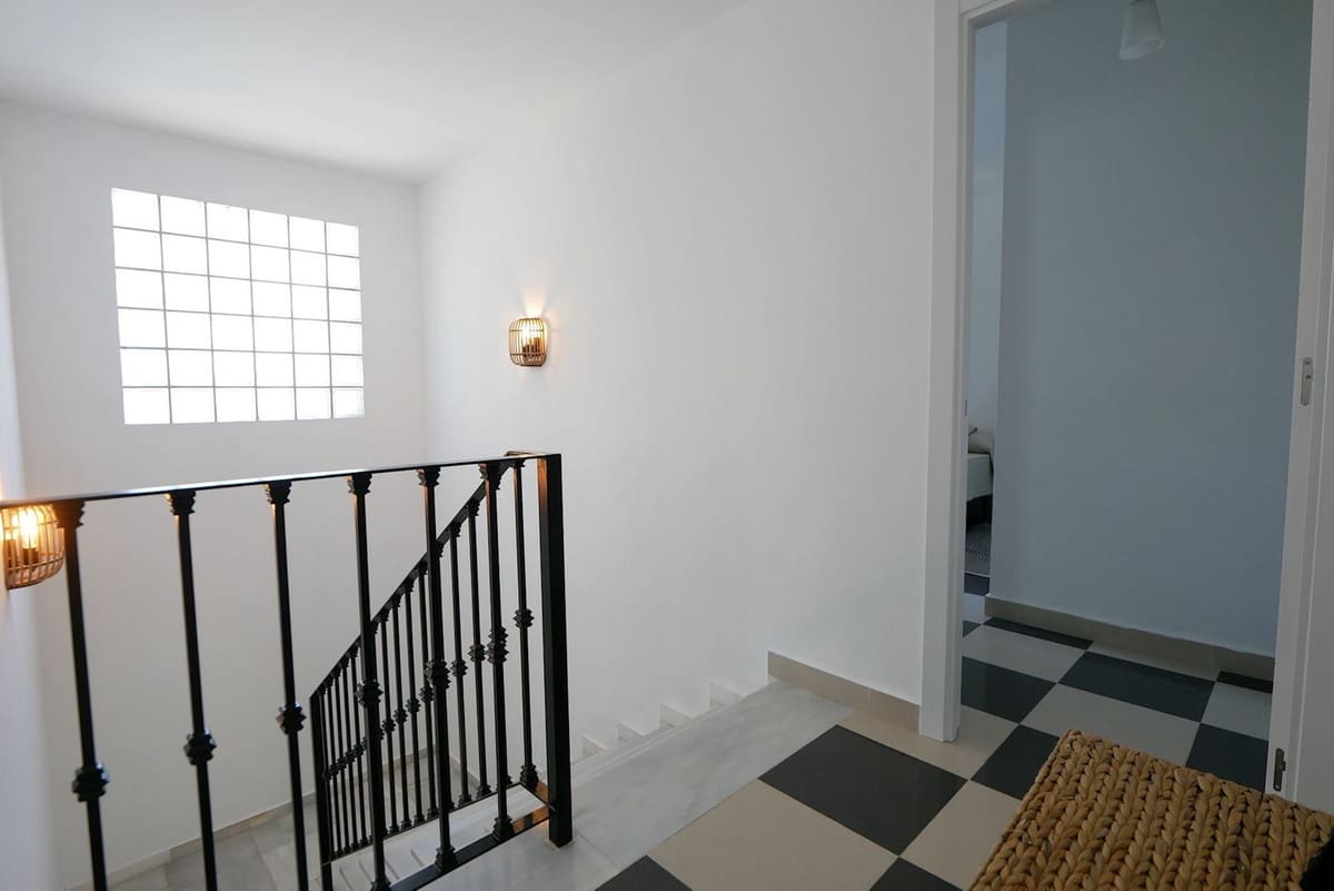 3 soveværelse Villa til salg i Marbella med swimmingpool garage - € 1.490.000 (Ref: 9107906)