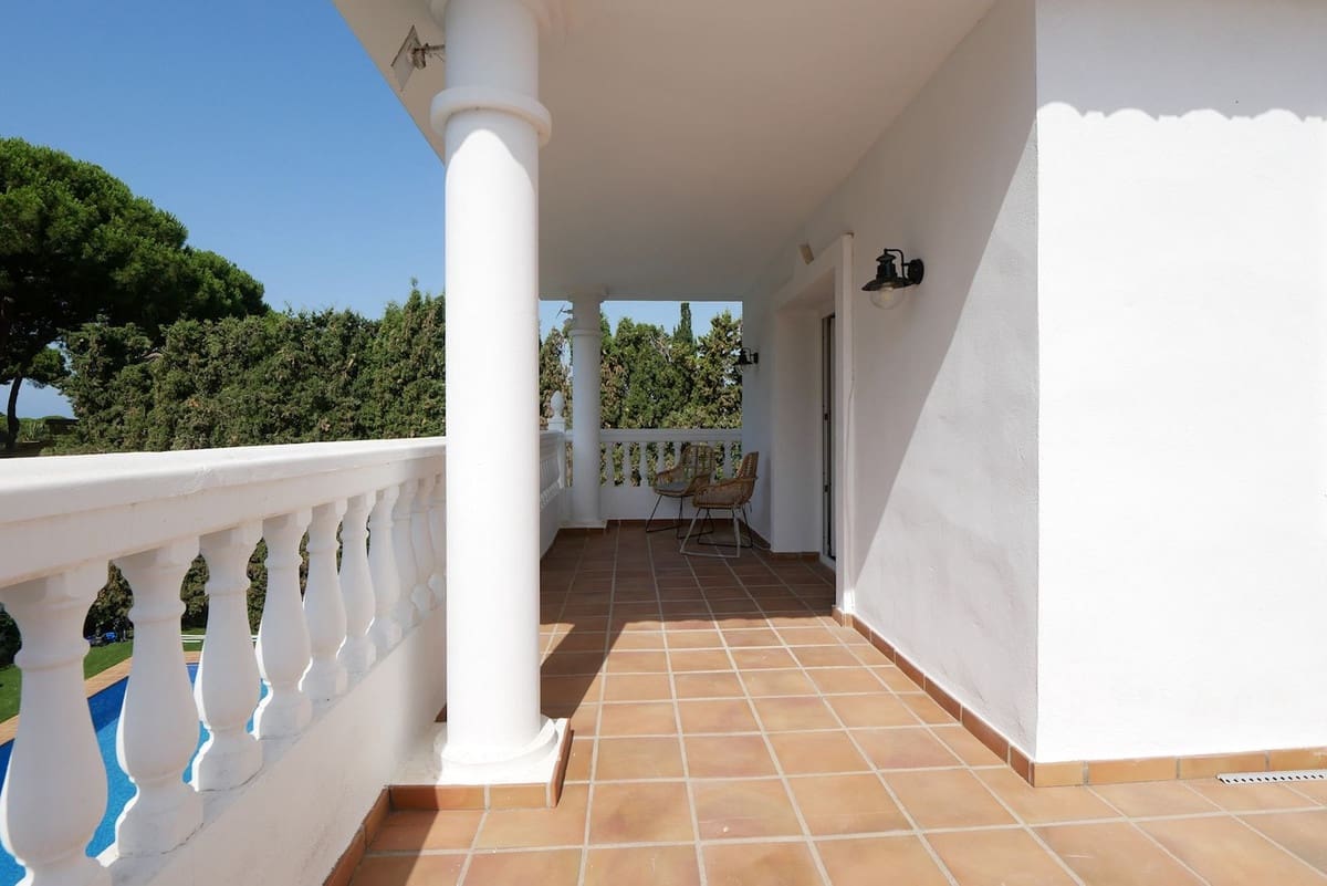 3 soveværelse Villa til salg i Marbella med swimmingpool garage - € 1.490.000 (Ref: 9107906)