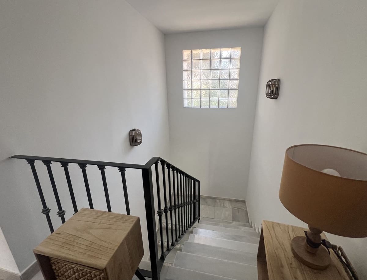 3 soveværelse Villa til salg i Marbella med swimmingpool garage - € 1.490.000 (Ref: 9107906)