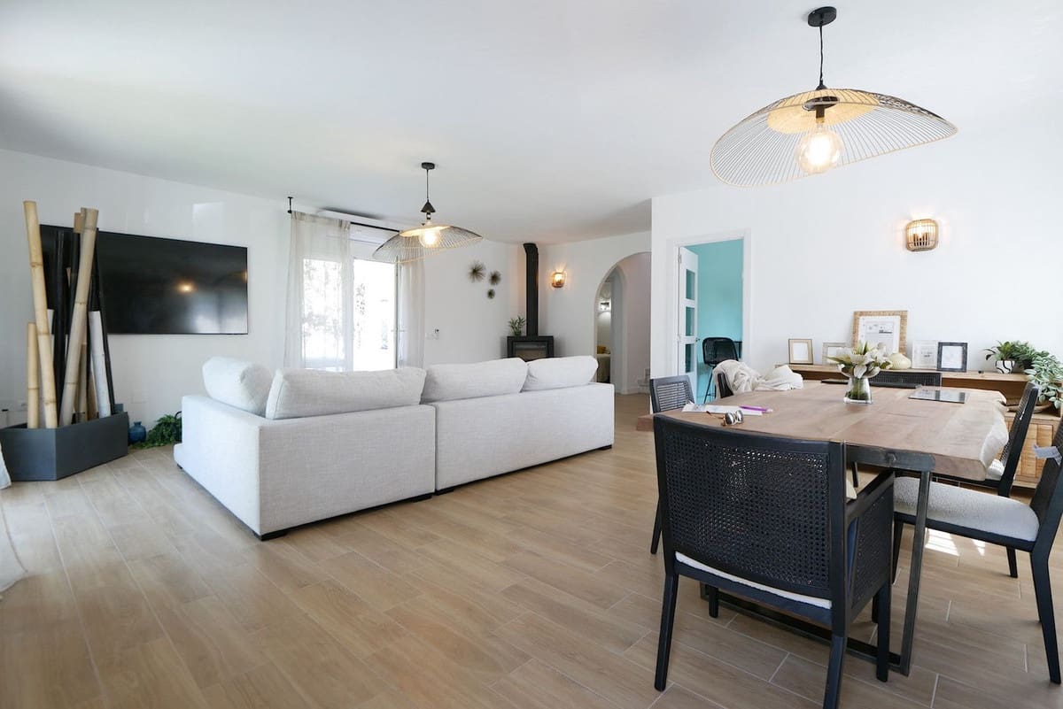 3 soveværelse Villa til salg i Marbella med swimmingpool garage - € 1.490.000 (Ref: 9107906)