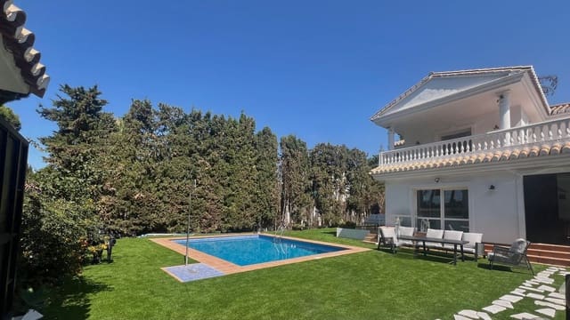 3 soverom Villa til salgs i Cabopino, Marbella med svømmebasseng garasje - € 1 290 000 (Ref: 9107906)