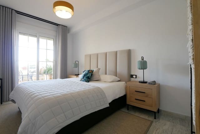 3 soverom Leilighet til salgs i Cabopino, Marbella med svømmebasseng garasje - € 529 000 (Ref: 9142454)