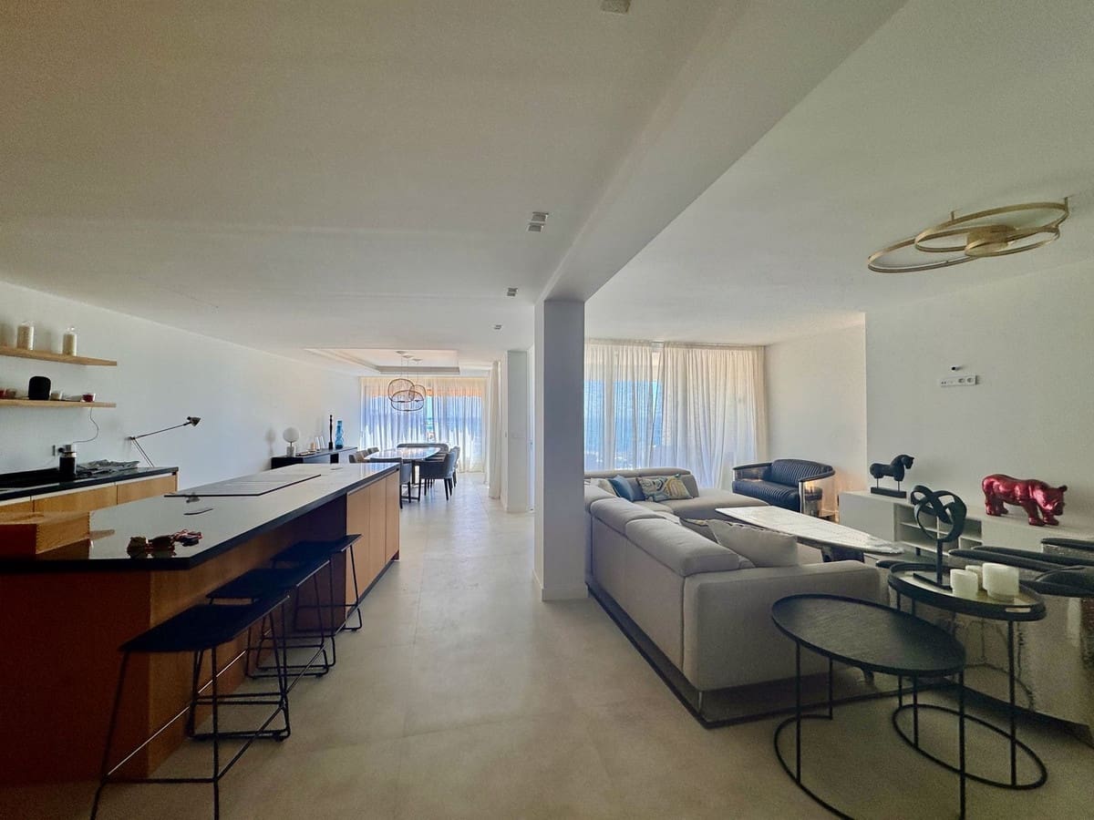 3 soverom Leilighet til salgs i Cabopino med svømmebasseng garasje - € 990 000 (Ref: 9144324)