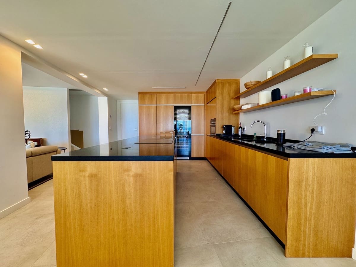 3 soverom Leilighet til salgs i Cabopino med svømmebasseng garasje - € 990 000 (Ref: 9144324)