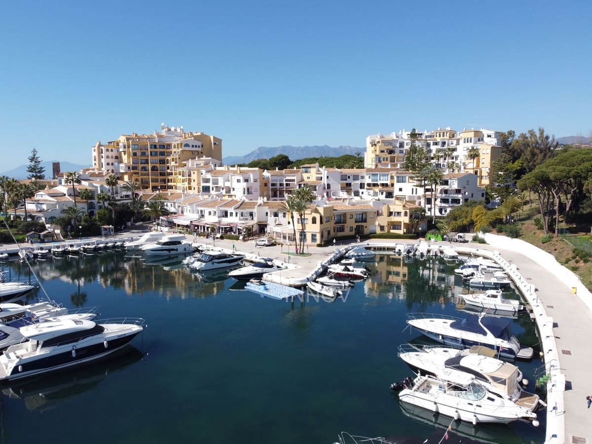 3 soveværelse Lejlighed til salg i Cabopino med swimmingpool garage - € 990.000 (Ref: 9144324)