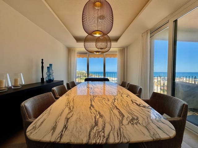 3 sypialnia Apartament na sprzedaż w Cabopino, Marbella z basenem garażem - 990 000 € (Ref: 9144324)