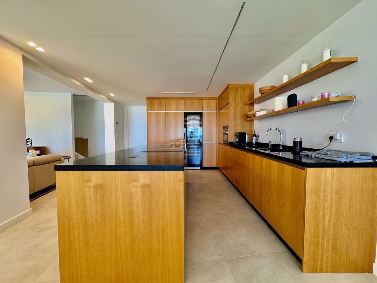 3 makuuhuone Huoneisto myytävänä paikassa Cabopino mukana uima-altaan 
autotalli - 990 000 € (Ref: 9144324)