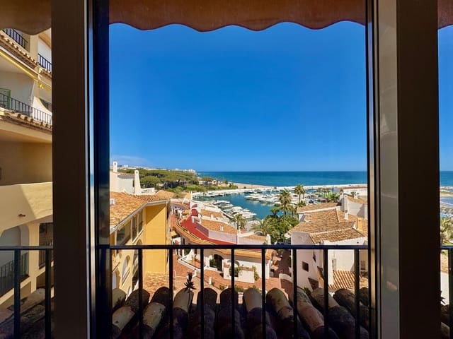 3 soveværelse Lejlighed til salg i Cabopino, Marbella med swimmingpool garage - € 990.000 (Ref: 9144324)