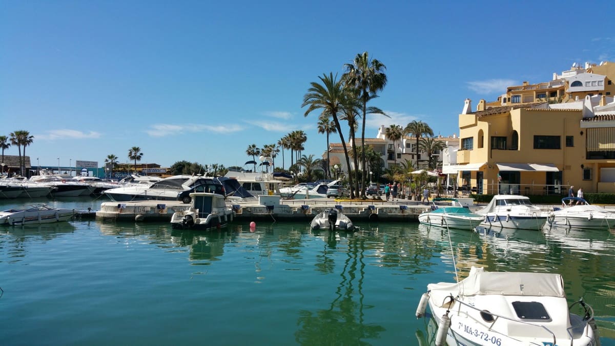 3 soveværelse Penthouse til salg i Cabopino med swimmingpool - € 895.000 (Ref: 9145213)