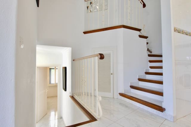 3 soverom Penthouse til salgs i Cabopino, Marbella med svømmebasseng - € 890 000 (Ref: 9145213)