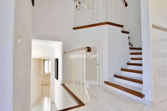 3 chambre Penthouse à vendre à Cabopino, Marbella avec piscine - 890 000 € (Ref: 9145213)