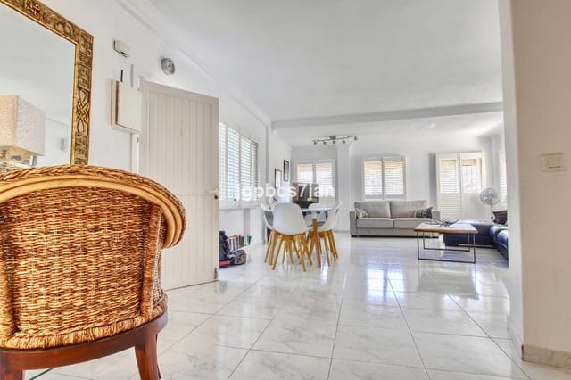3 chambre Penthouse à vendre à Cabopino, Marbella avec piscine - 890 000 € (Ref: 9145213)