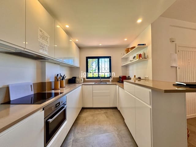 3 chambre Penthouse à vendre à Cabopino, Marbella avec piscine - 890 000 € (Ref: 9145213)