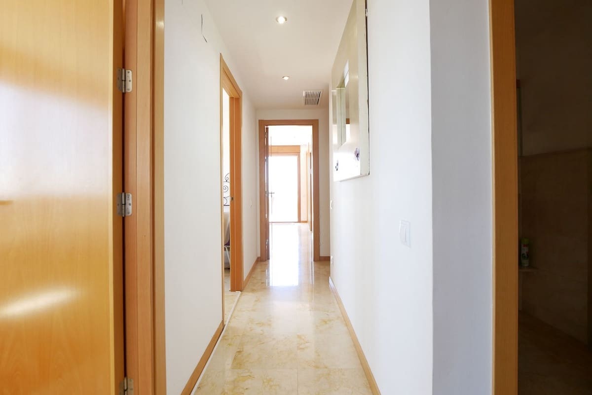 3 makuuhuone Kattohuoneisto myytävänä paikassa Los Monteros mukana uima-altaan 
autotalli - 595 000 € (Ref: 9158276)