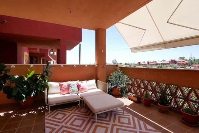 2 chambre Appartement à vendre à La Reserva, Marbella avec piscine garage - 379 000 € (Ref: 9162757)