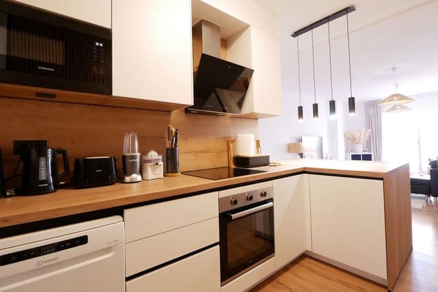 Apartamento de 2 habitaciones en La Reserva, Marbella en venta con piscina garaje - 379.000 € (Ref: 9162757)