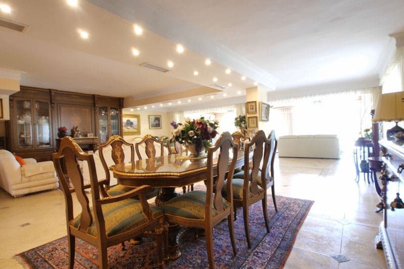 4 soveværelse Semi-Rækkehus til salg i Cabopino med swimmingpool garage - € 2.300.000 (Ref: 9162794)