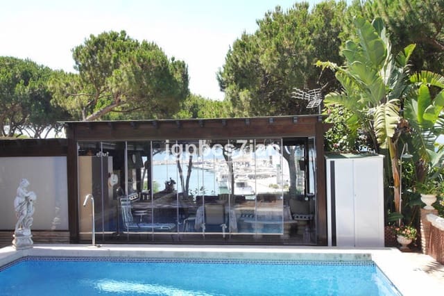 Pareado de 4 habitaciones en Cabopino, Marbella en venta con piscina garaje - 2.300.000 € (Ref: 9162794)