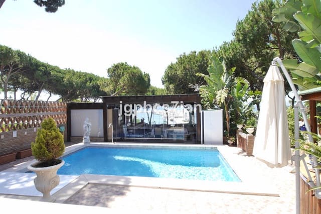Pareado de 4 habitaciones en Cabopino, Marbella en venta con piscina garaje - 2.300.000 € (Ref: 9162794)