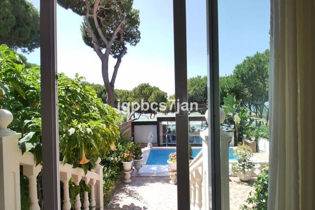 Pareado de 4 habitaciones en Cabopino, Marbella en venta con piscina garaje - 2.300.000 € (Ref: 9162794)