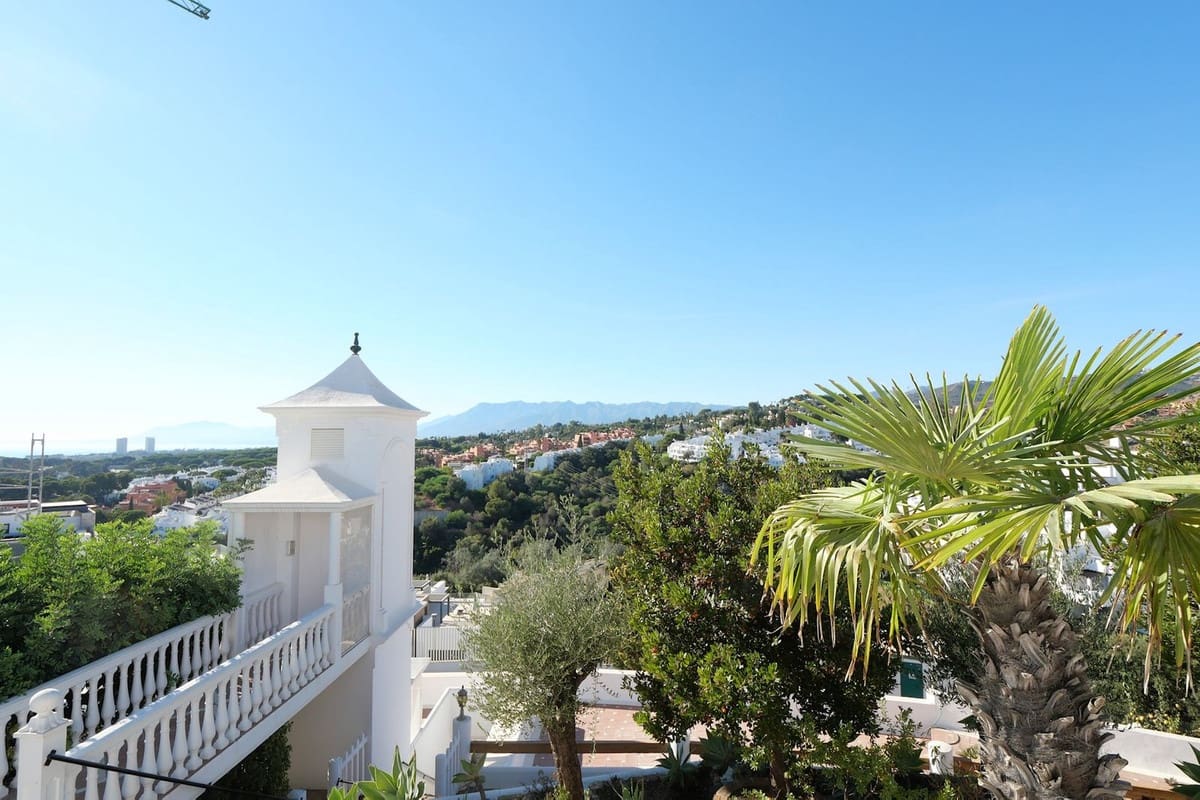 3 soveværelse Lejlighed til salg i Cabopino med swimmingpool garage - € 895.000 (Ref: 9166592)