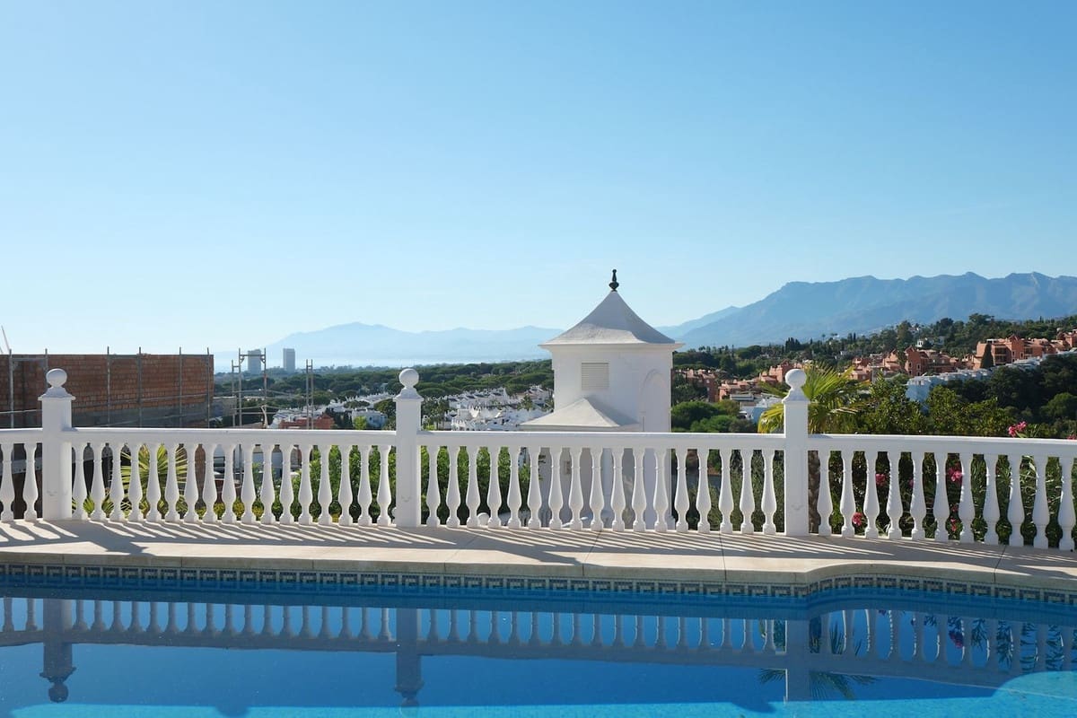 3 soveværelse Lejlighed til salg i Cabopino med swimmingpool garage - € 895.000 (Ref: 9166592)