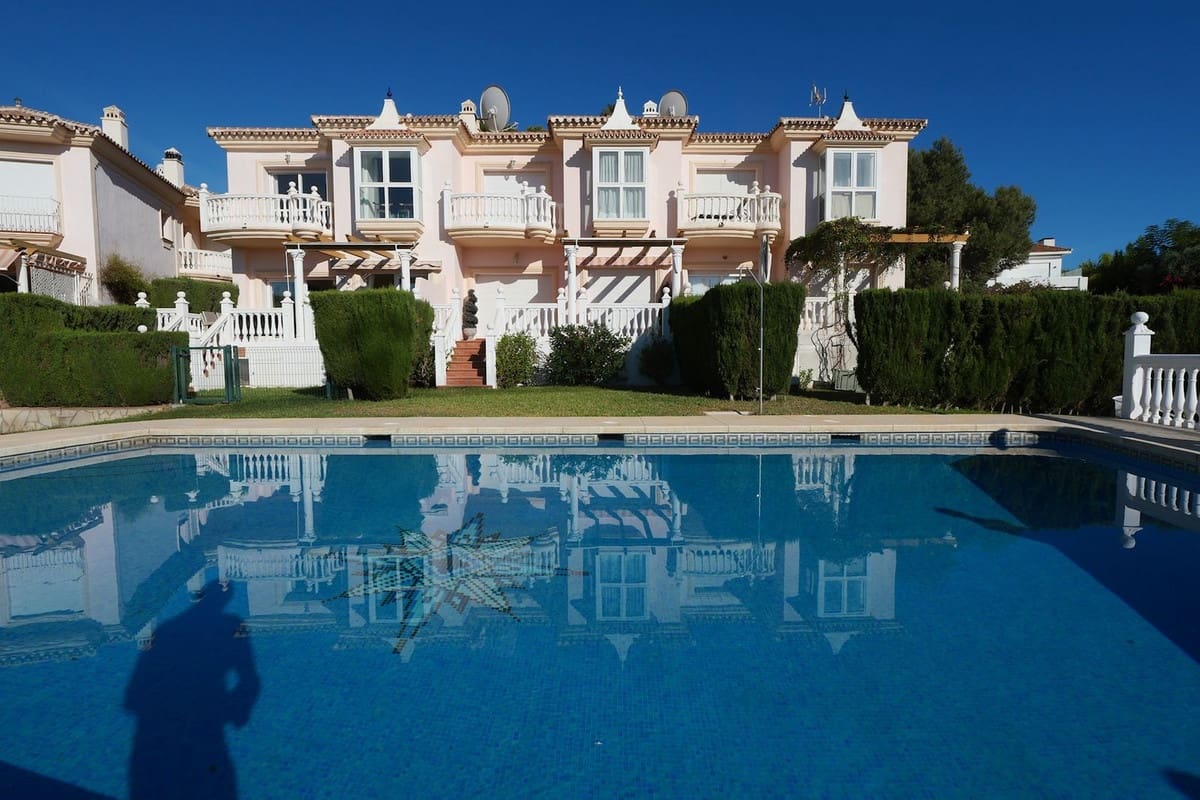 3 soverom Leilighet til salgs i Cabopino med svømmebasseng garasje - € 895 000 (Ref: 9166592)