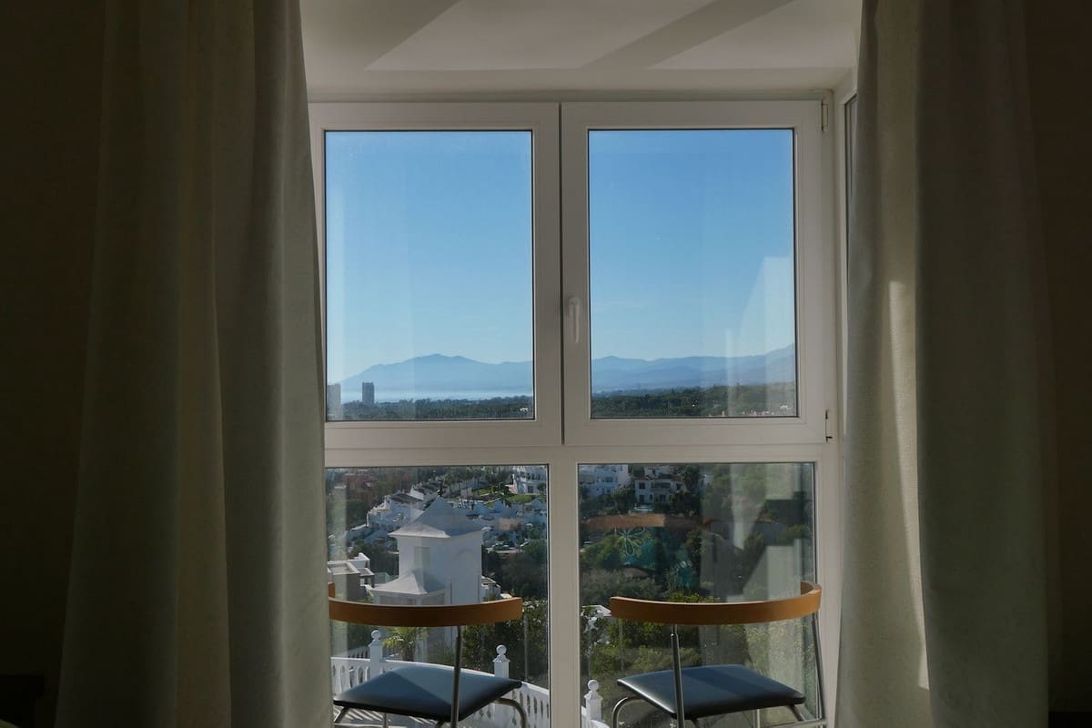 3 sypialnia Apartament na sprzedaż w Cabopino z basenem garażem - 895 000 € (Ref: 9166592)