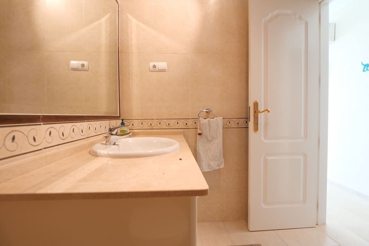 3 sypialnia Apartament na sprzedaż w Cabopino z basenem garażem - 895 000 € (Ref: 9166592)