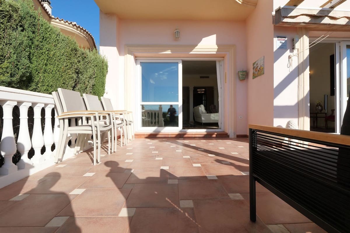 3 sypialnia Apartament na sprzedaż w Cabopino z basenem garażem - 895 000 € (Ref: 9166592)