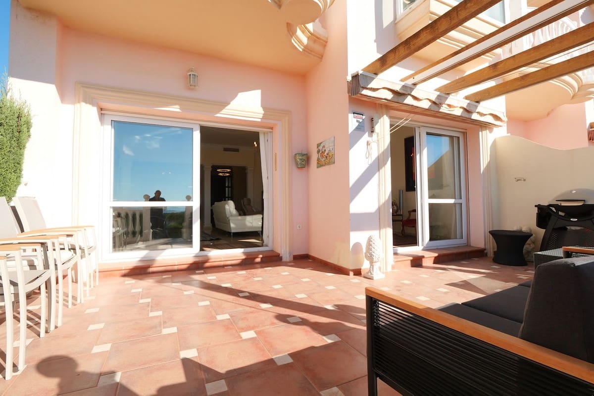 3 sypialnia Apartament na sprzedaż w Cabopino z basenem garażem - 895 000 € (Ref: 9166592)