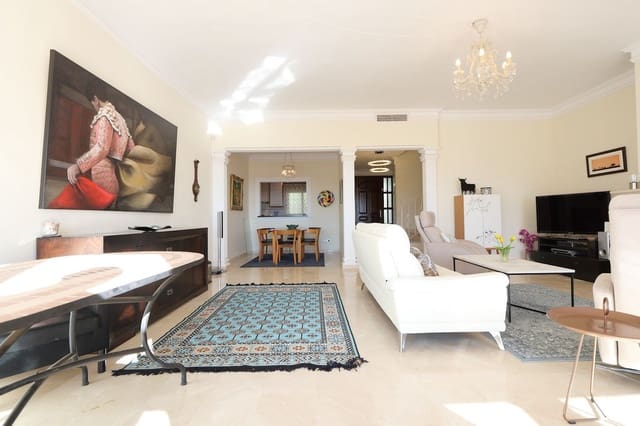 3 soveværelse Lejlighed til salg i Cabopino, Marbella med swimmingpool garage - € 895.000 (Ref: 9166592)