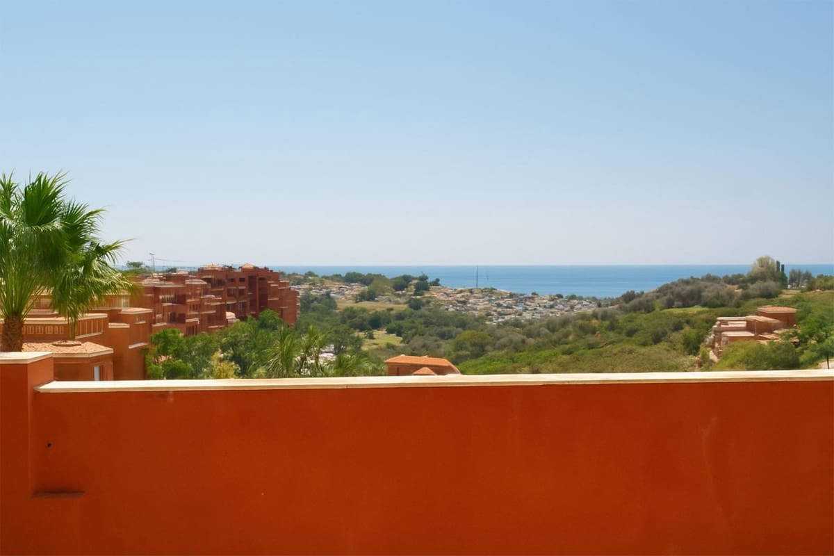 2 soveværelse Penthouse til salg i La Reserva med swimmingpool garage - € 310.000 (Ref: 9177158)