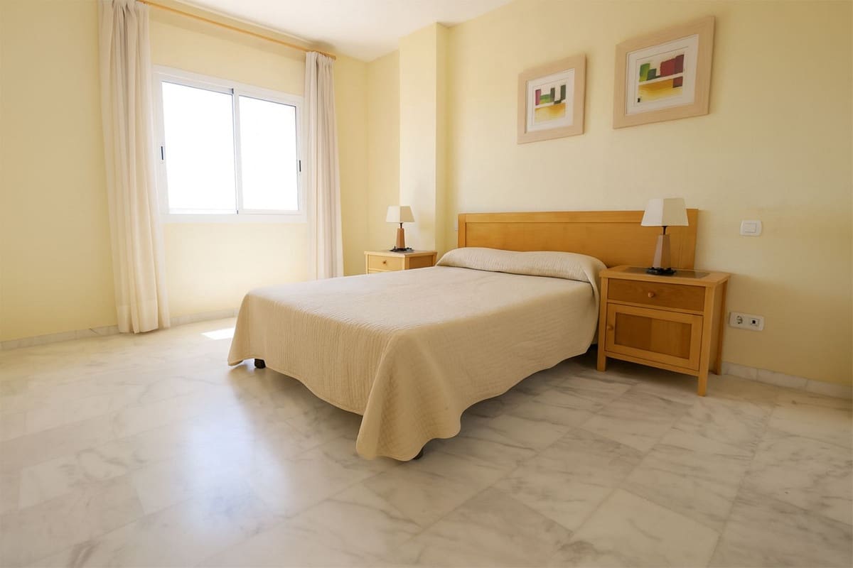 2 soveværelse Penthouse til salg i La Reserva med swimmingpool garage - € 310.000 (Ref: 9177158)