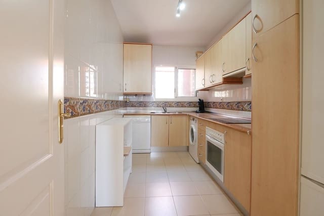 2 sypialnia Penthouse na sprzedaż w La Reserva, Marbella z basenem garażem - 310 000 € (Ref: 9177158)