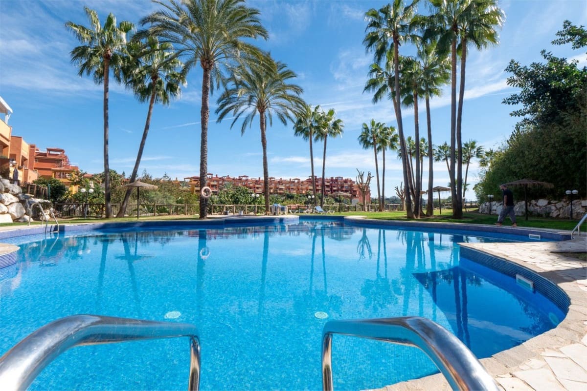 2 soveværelse Penthouse til salg i La Reserva med swimmingpool garage - € 310.000 (Ref: 9177158)