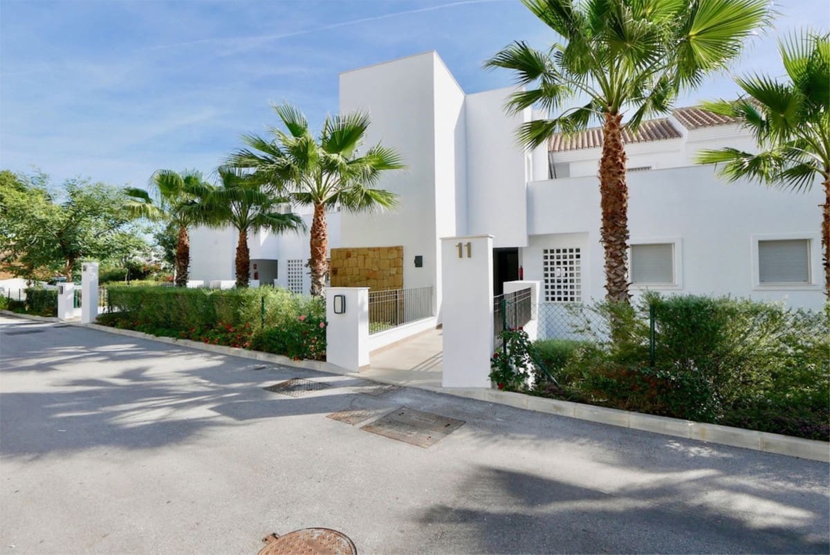 3 soveværelse Lejlighed til salg i La Mairena med swimmingpool garage - € 415.000 (Ref: 9184641)