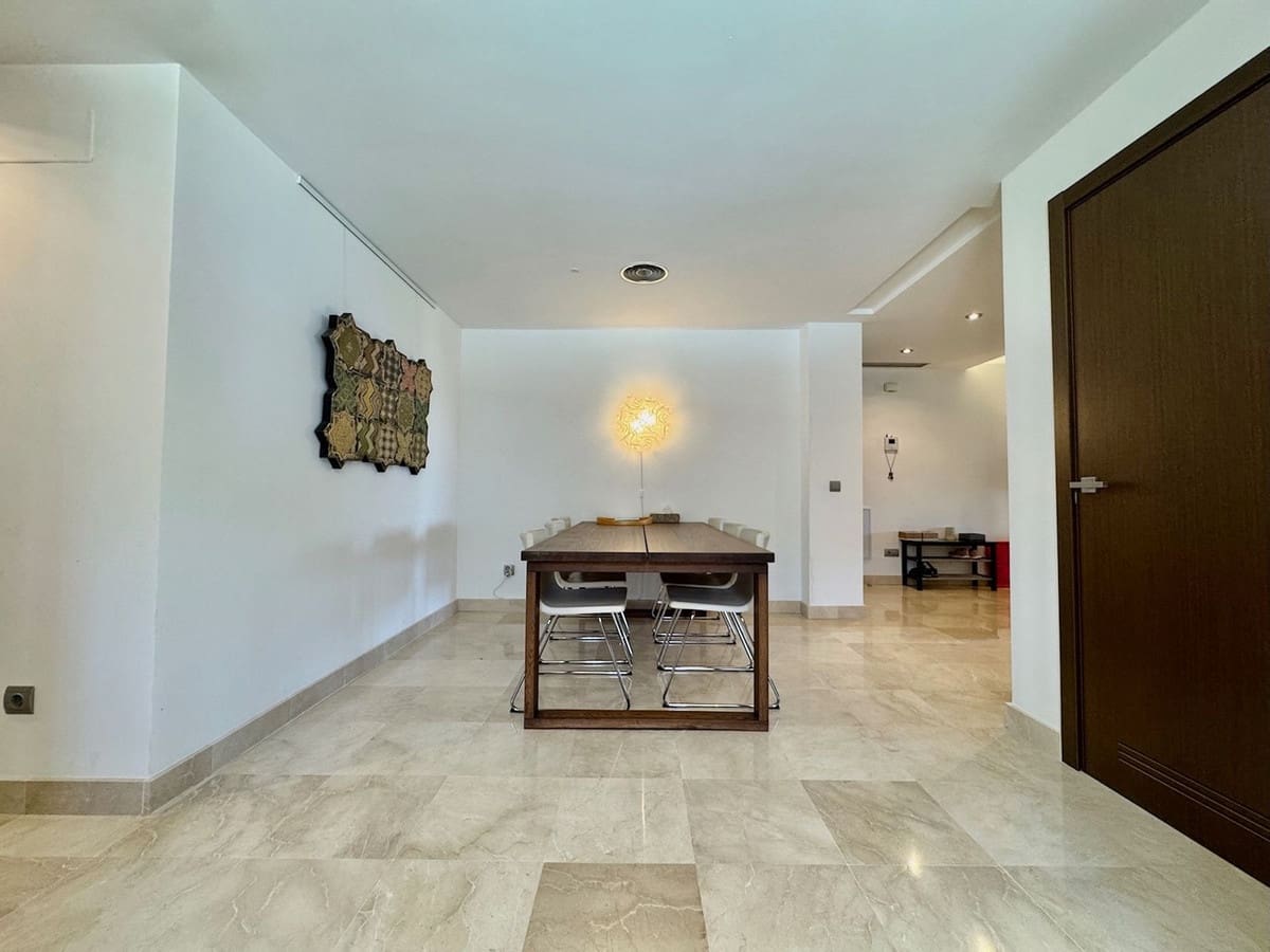 3 slaapkamer Appartement te koop in La Mairena met zwembad garage - € 415.000 (Ref: 9184641)