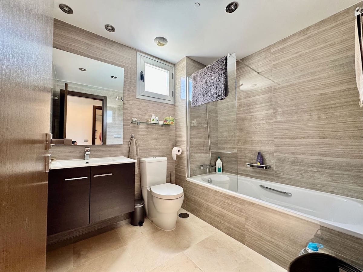 3 slaapkamer Appartement te koop in La Mairena met zwembad garage - € 415.000 (Ref: 9184641)