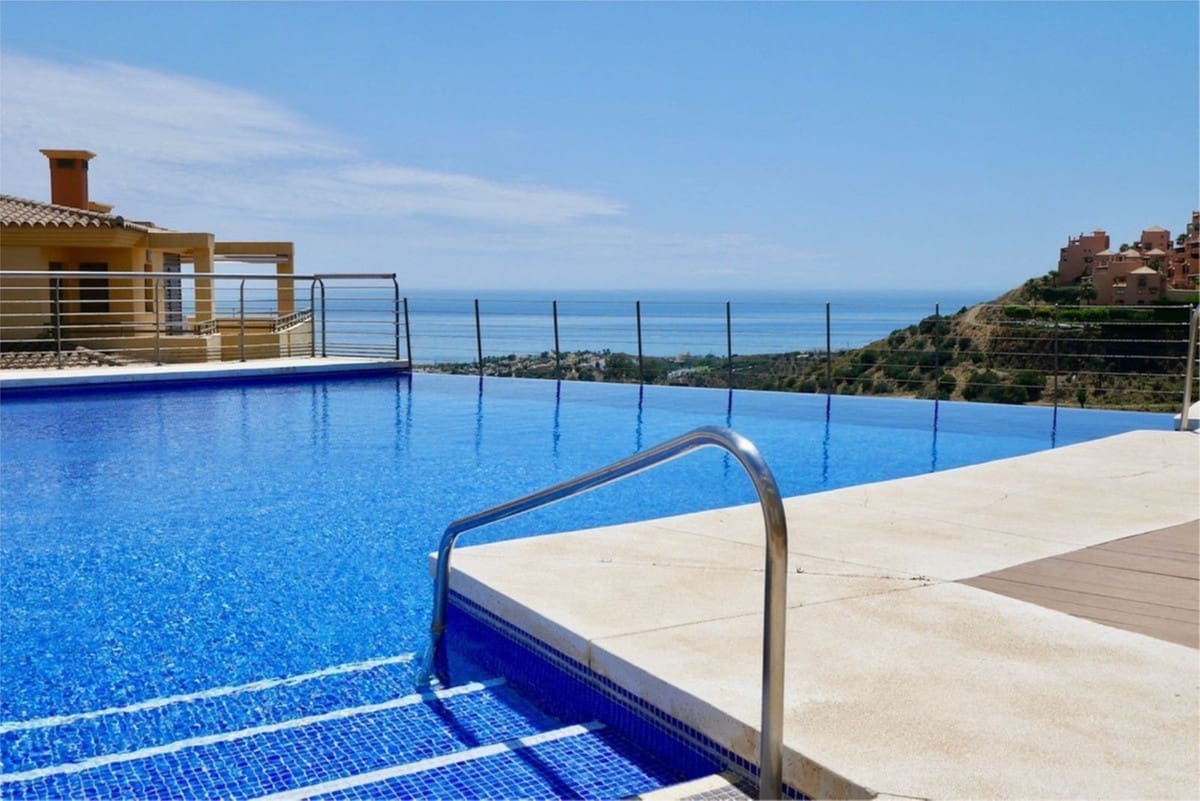 2 sovrum Lägenhet till salu i Calahonda med pool garage - 365 000 € (Ref: 9193000)