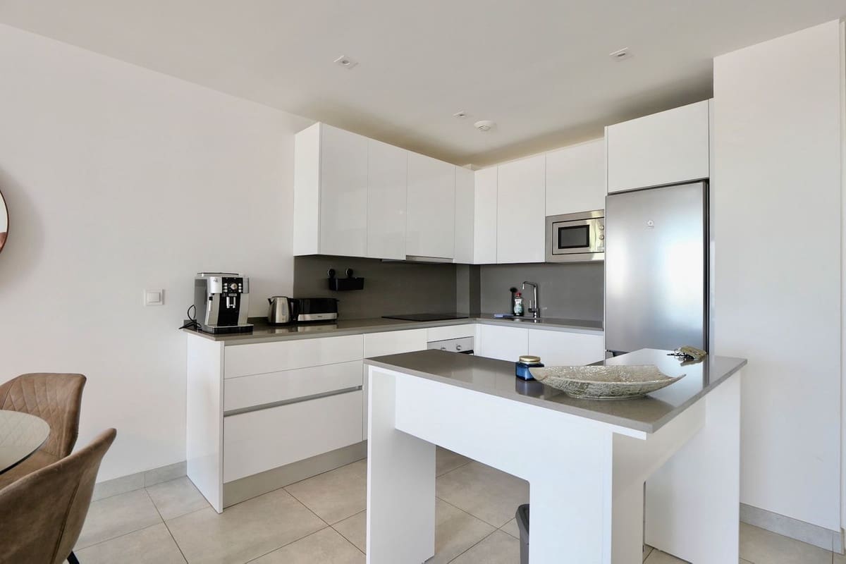 2 bedroom Apartment for sale in La Cala de Mijas with pool garage - € 499,999 (Ref: 9210462)