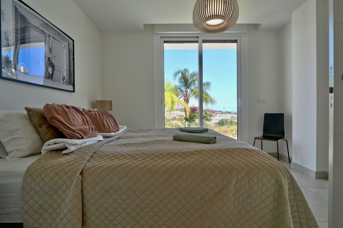 2 bedroom Apartment for sale in La Cala de Mijas with pool garage - € 499,999 (Ref: 9210462)