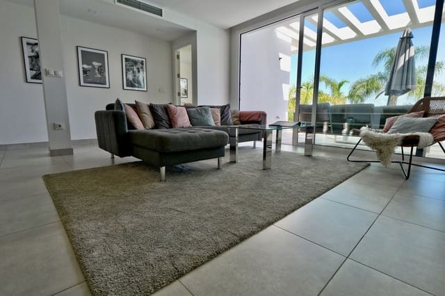 2 bedroom Apartment for sale in La Cala de Mijas, Mijas with pool garage - € 499,999 (Ref: 9210462)